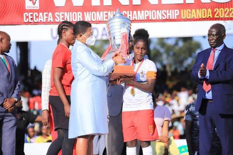 Magogo struggles to confirm equal pay for women's teams