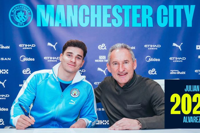 Julian Alvarez signs contract extension with Manchester City