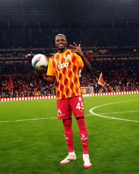 Osimhen leads by example, storms Super Eagles camp in Kigali with 5 players for the World Cup qualifier between Rwanda and Nigeria.