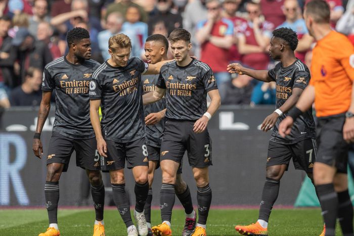 Arsenal players at London Stadium against West Ham United.