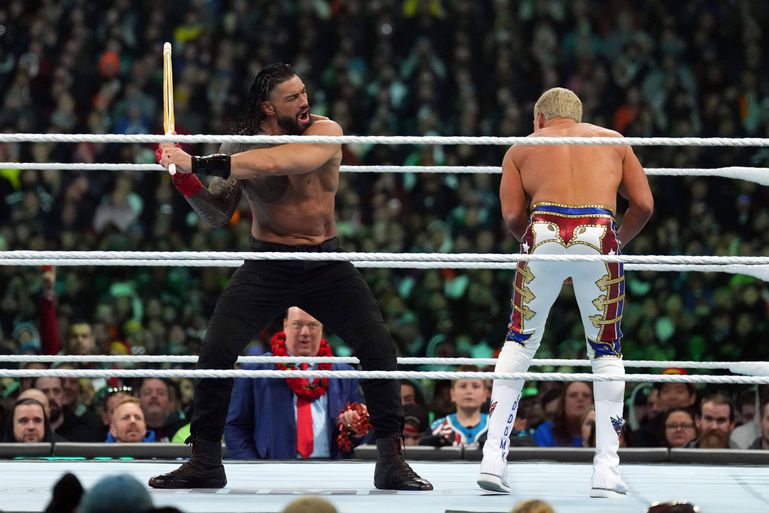 Roman Reigns vs Cody Rhodes