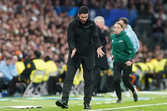 Arsenal manager visibly frustrated on the touch-line against Real Madrid.