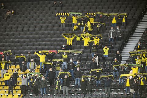 Berlin lifts virus curbs for football fans to return to stadium