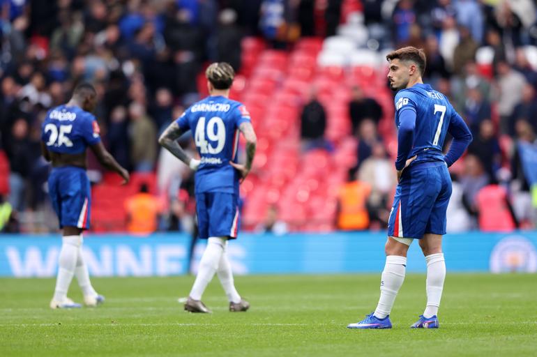 Chelsea players frustrated || imago