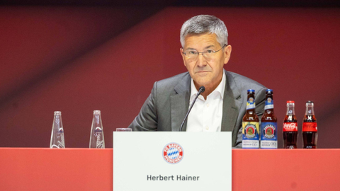 Bayern executive slams Barcelona for 'flirting' with Kimmich