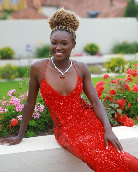 Super Falcons of Nigeria star Rinsola Babajide shows off curves to celebrate her 26th birthday.