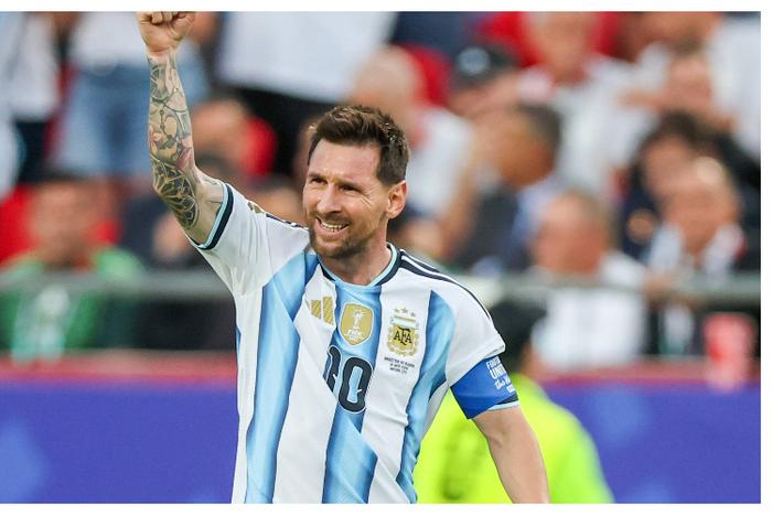 Messi scores World Cup hat-trick || imago