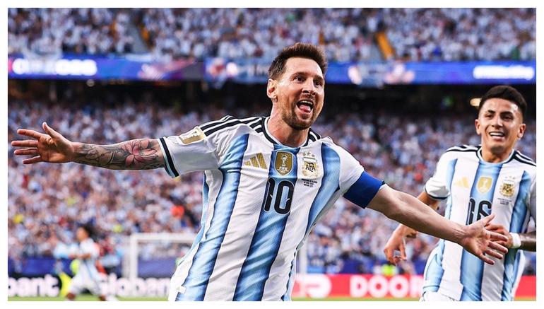 Messi scores hat-trick against Algeria || imago