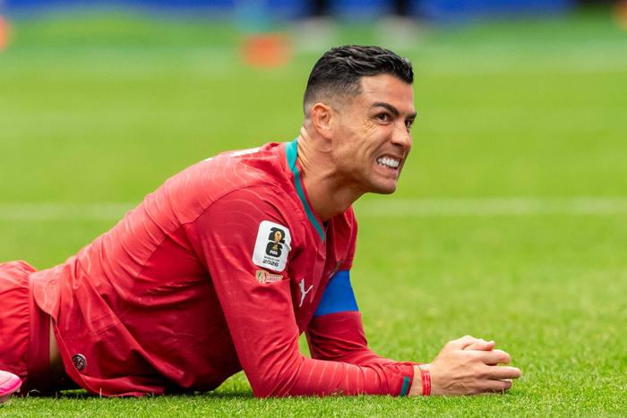Ex-English player tells Ronaldo to back down