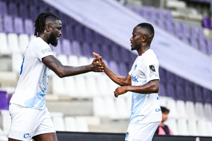 Tolu Arokodare and Yira Sor celebrating a goal against Beerschot || Image credit: Imago