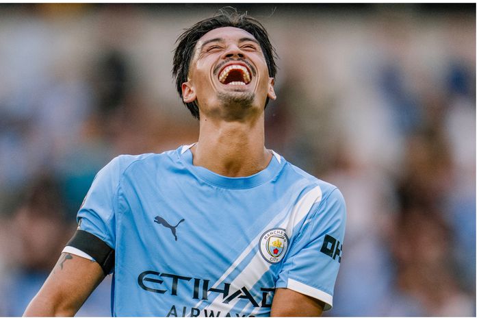 Guardiola Hails Reijnders as Man City Destroy Wolves