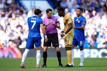 World Champions falter as Eagles dent Chelsea’s Premier League hopes