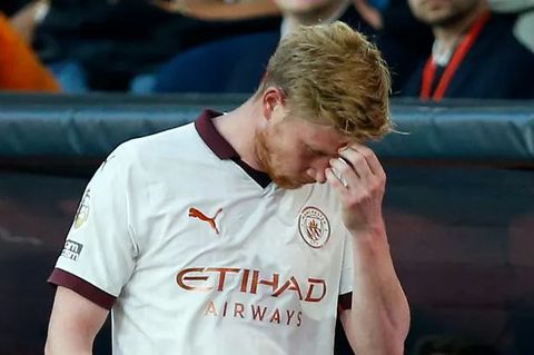 Kevin De Bruyne's Manchester City future in doubt as club put contract talks on hold
