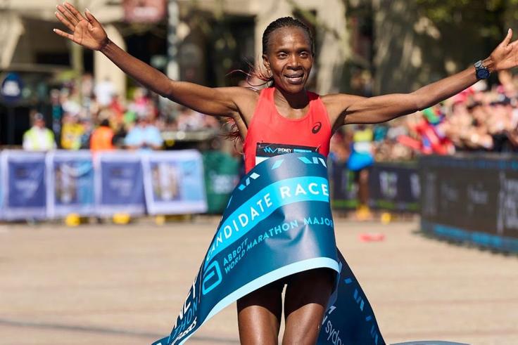 Kenyan-born American Betsy Saina takes top prize at the Sydney Marathon