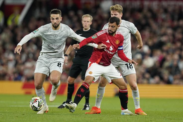 Manchester United's win slightly overshadowed by Ten Hag's decision to sub-in Bruno Fernandez