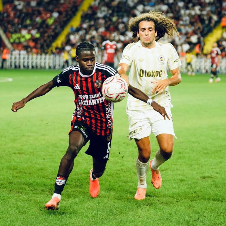 Gidado and Matteo Guendouzi during the Fenerbahce clash.