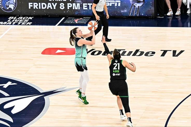 In Game 3 of the WNBA finals, Sabrina Ionescu drained a logo shot for the Liberty to beat the Lynx.