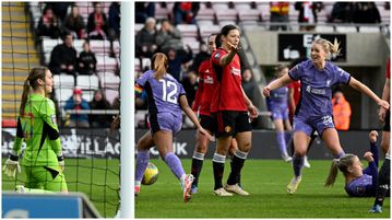 Manchester United Women set the mood for the day with defeat to Liverpool
