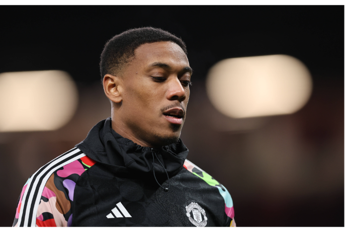 Anthony Martial told to train alone