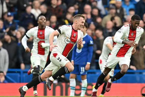 Ward-Prowse heaps more pressure on Chelsea with stunning strike