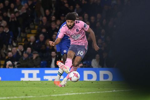 Simms Ellis equalized for Everton's second goal vs Chelsea
