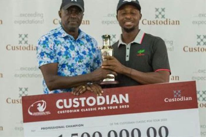 GMD of Custodian, Wole Oshin, with Vincent Torgah last year's winner
