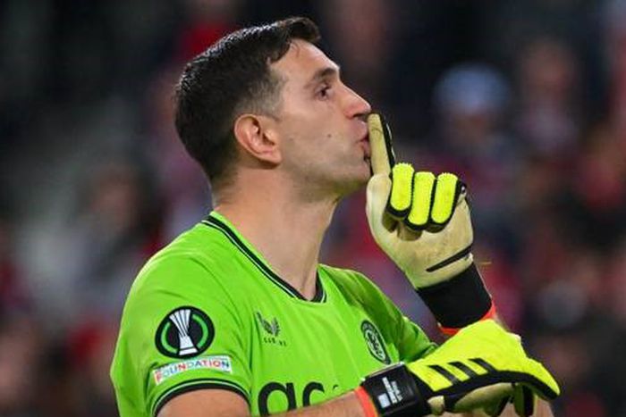 'At Aston Villa He's The Messi of Barcelona' - Emiliano Martinez's Brother Explains Failed Move to Man United
