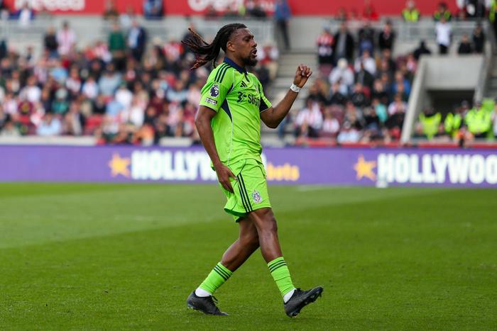 Alex Iwobi sustains hamstring injury || Imago