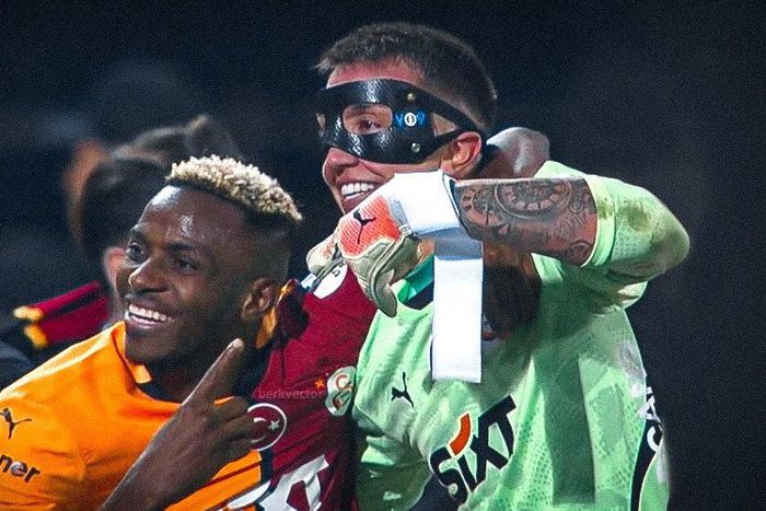 Victor Osimhen celebrating title triumph with Galatasaray goalkeeper Fernando Muslera || Image credit: X
