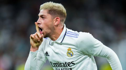 Real Madrid star offers response to Chelsea and Arsenal interest