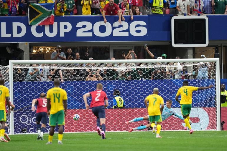 South Africa score a late equaliser || Imago