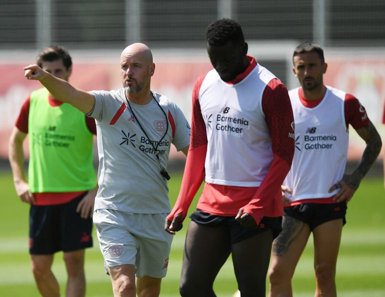 Bayer 04 Leverkusen Werkself Training Coach Eric ten Hag with Viktor Boniface || Imago