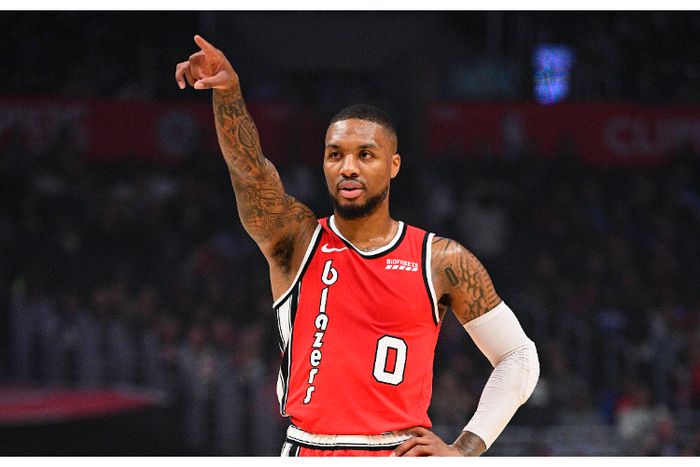 Lillard returns to Trail Blazers