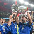 Italian Euro 2020 winner Locatelli joins Juventus
