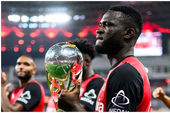 Nigerian sensation Victor Boniface with the Super Cup title.