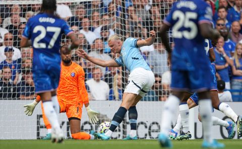 See what Chelsea fans are saying about Anthony Taylor after the loss to Manchester City in their Premier League opener. - Imago