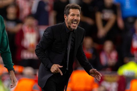 Diego Pablo Simeone lands his man. || Image credit: Imago