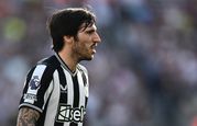 Newcastle’s £60m signing Sandro Tonali faces year-long ban from football for violating gambling rules