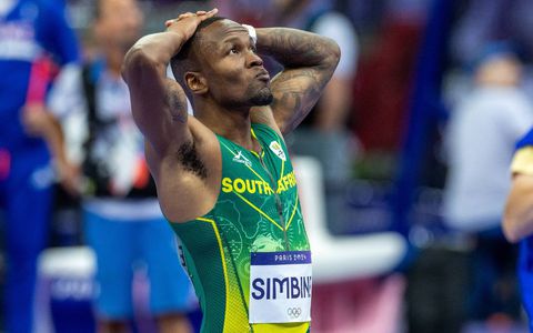 American sprint legend points out why Akani Simbine struggles at major championships