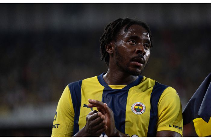 Fenerbahce call in Bright Osayi for contract talk