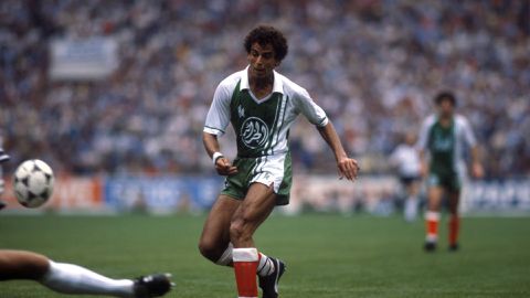 f 5 African players who became world-class without playing in Europe.