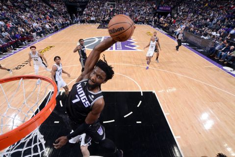 D'Tigers star Chimezie Metu lights the beam for Sacramento Kings after victory against San Antonio Spurs.