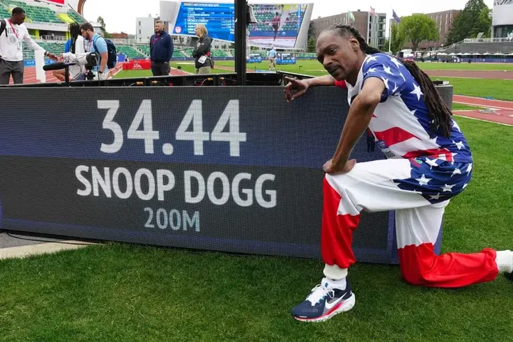 Snoop Dogg makes bid to crown LA 2028 with legendary medal designs