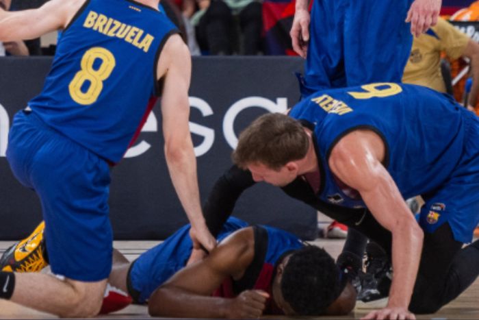 Nigerian star Chimezie Metu suffers knee injury playing for Barcelona, out for 6 to 8 weeks.