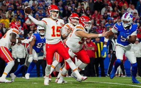 Buffalo Bills end Kansas City Chiefs 15-match winning run in NFL as race for the AFC play-offs top seed hots up