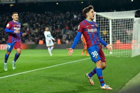 Barca's young guns deliver late win over Elche, Atletico undone by Sevilla