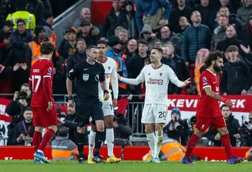 Former referee defends Michael Oliver's decision to send off Diogo Dalot