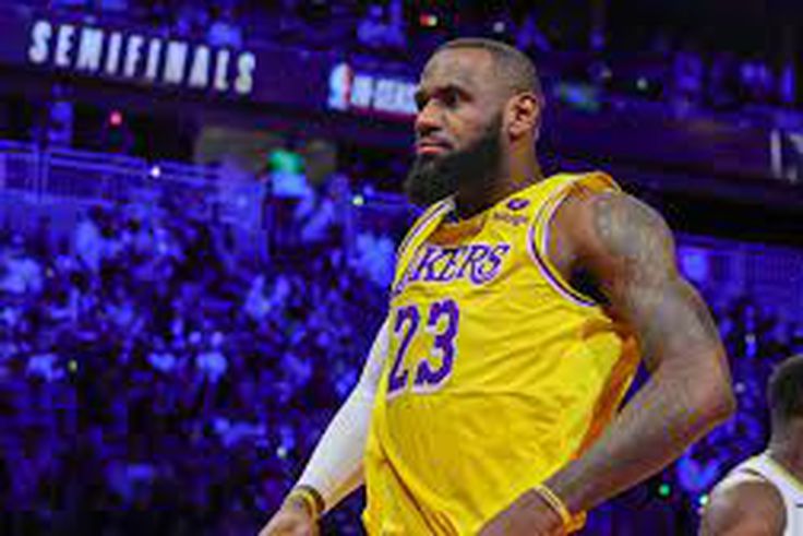 Former NBA player accuses LeBron James of doping