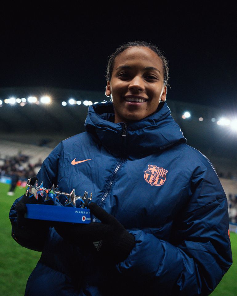 Vicky Lopez with the woman of the match award.