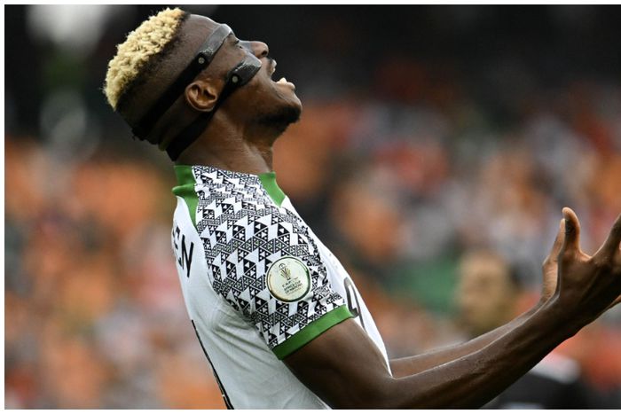 Victor Osimhen reacts after missing a chance against Ivory Coast.